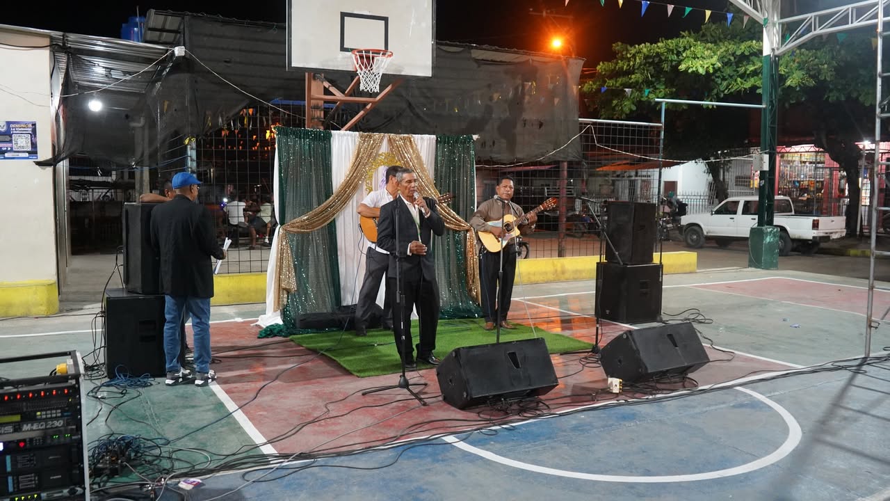 Festival del Día del Pasillo llenó de música la cancha de Barrio Sucre