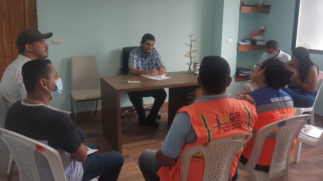 Riesgos Ec impulsa lineamientos de gestión de desastres con el alcalde de Balzar