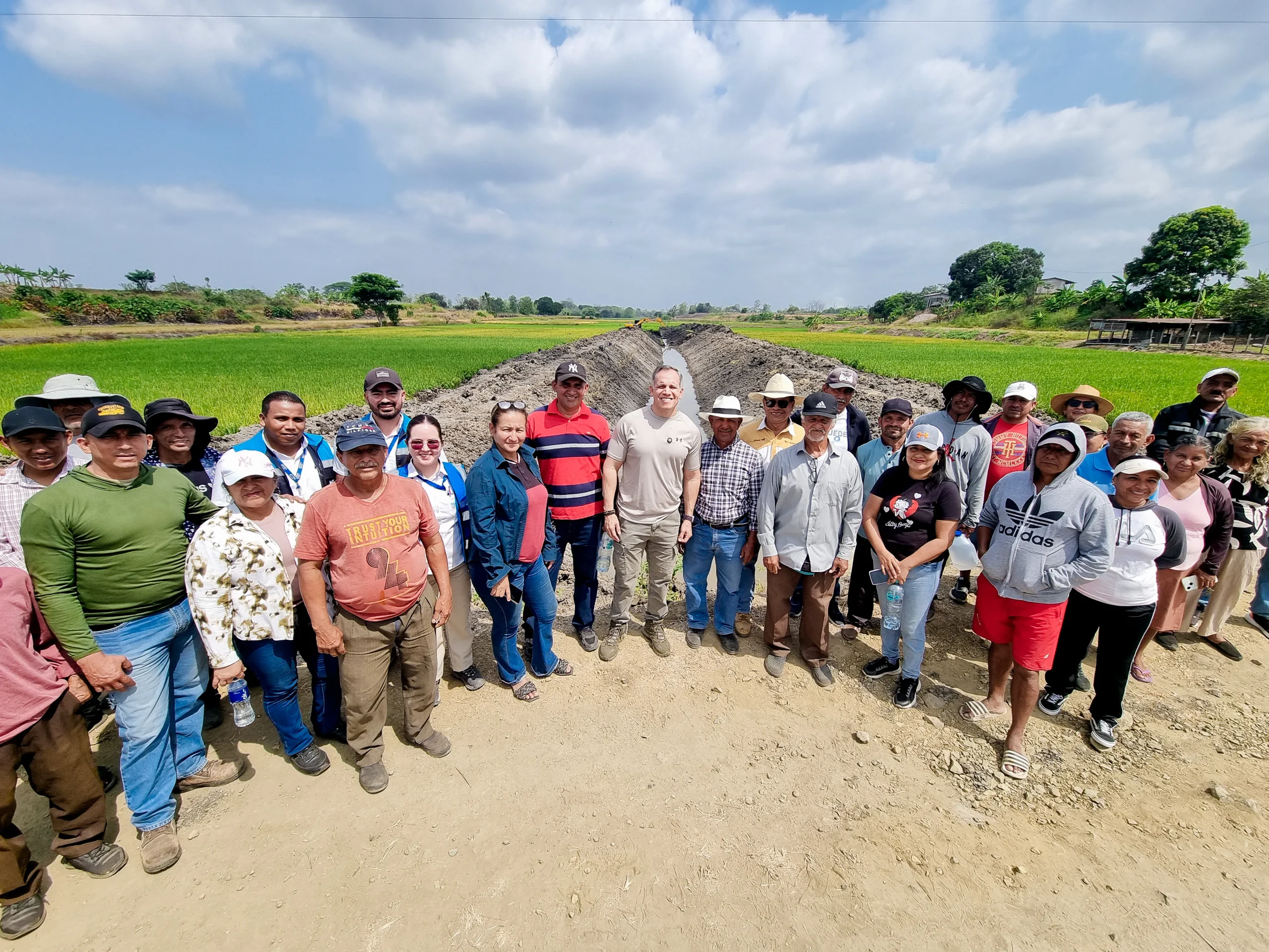 Avanza construcción del canal de riego que conectará a Balzar con el DAUVIN