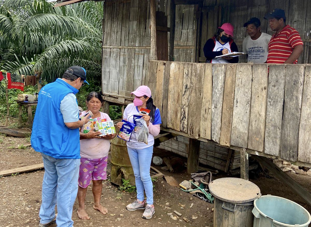 Riesgos Ec entregó kits de alimentos a 70 familias en La Británica por inundaciones