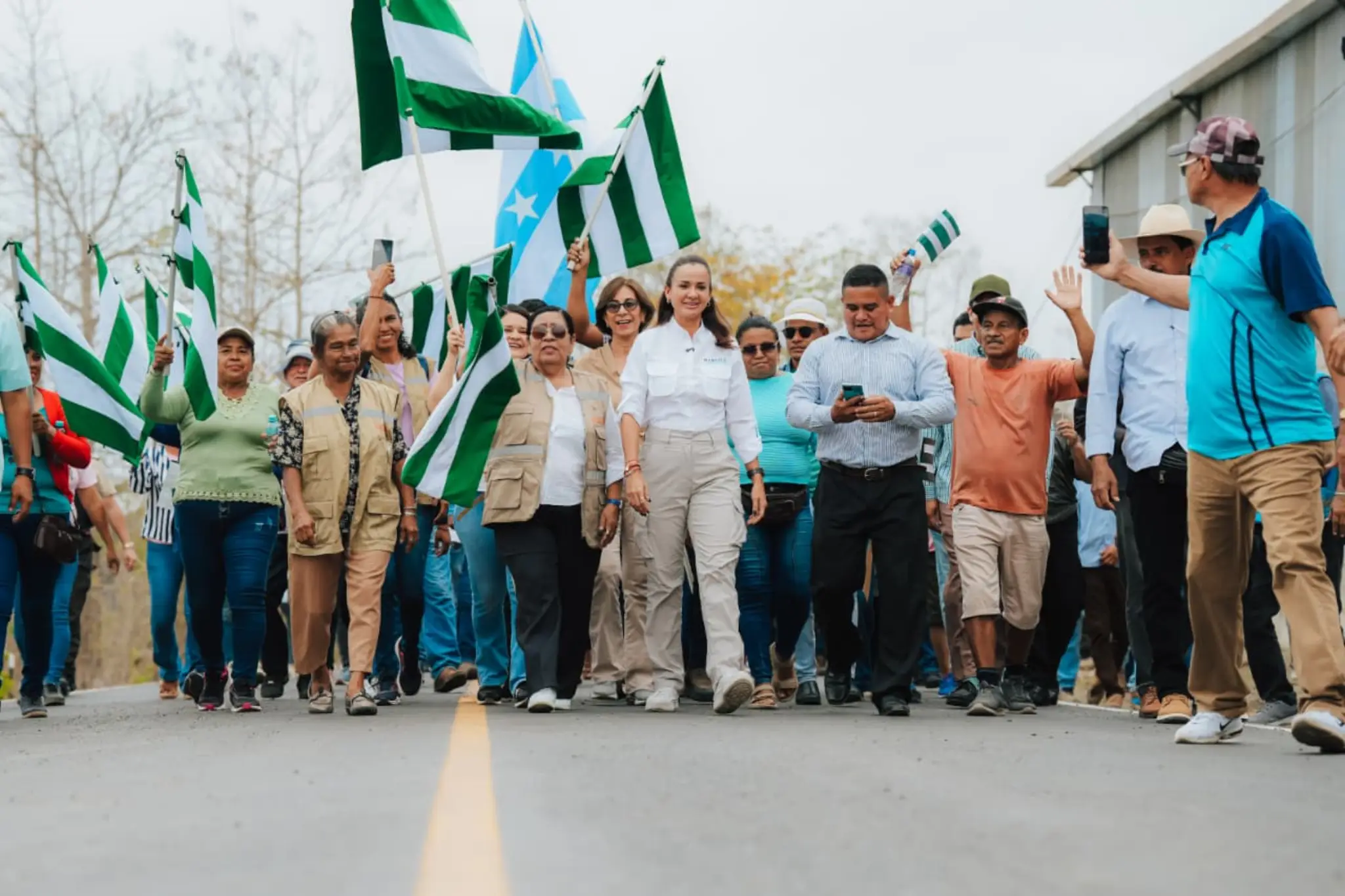Prefectura entrega rehabilitación de vía Balzar-Los Palitos tras 40 años de abandono