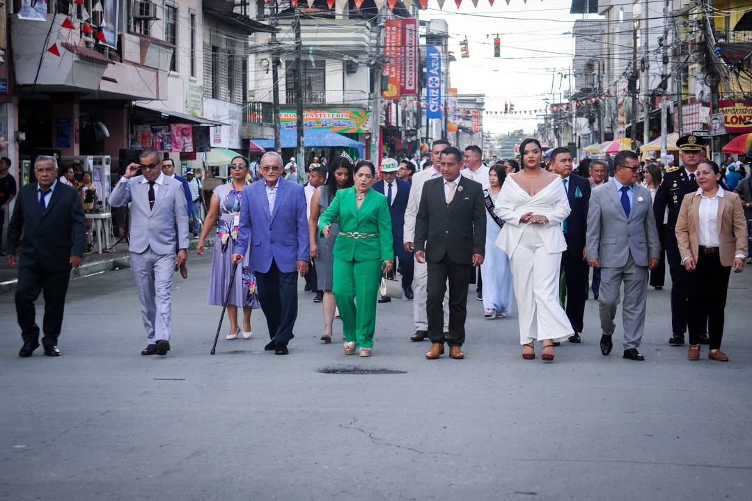 Balzar celebró sus 123 años con desfile cívico por las calles principales
