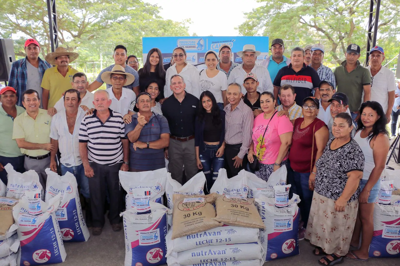 335 kits de alimento para ganado llegan a ganaderos de Balzar