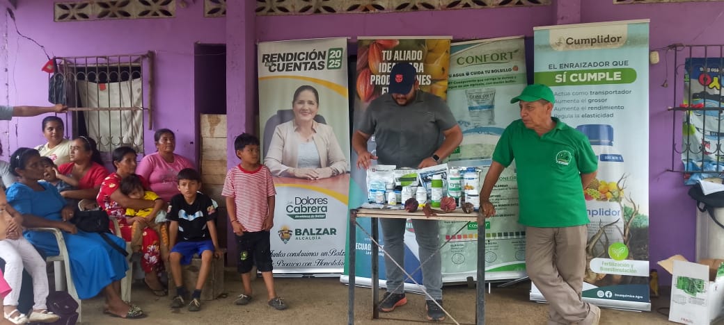 Productores de cacao de Balzar aprenden a combatir enfermedades en sus cultivos
