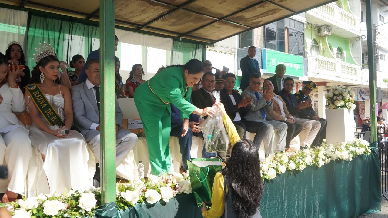 Balzar rinde homenaje a sus 123 años de cantonización con desfile cívico